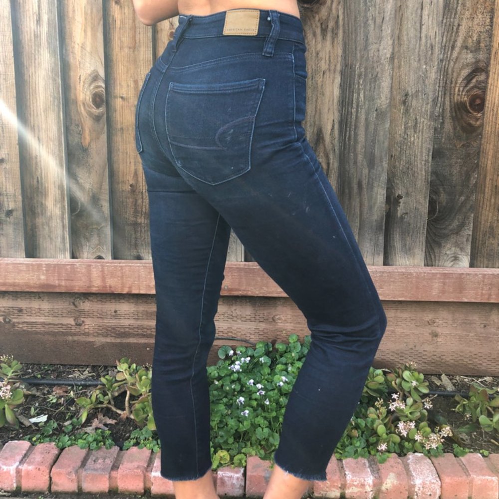 American Eagles Dark Wash Cropped Skinny Jeans